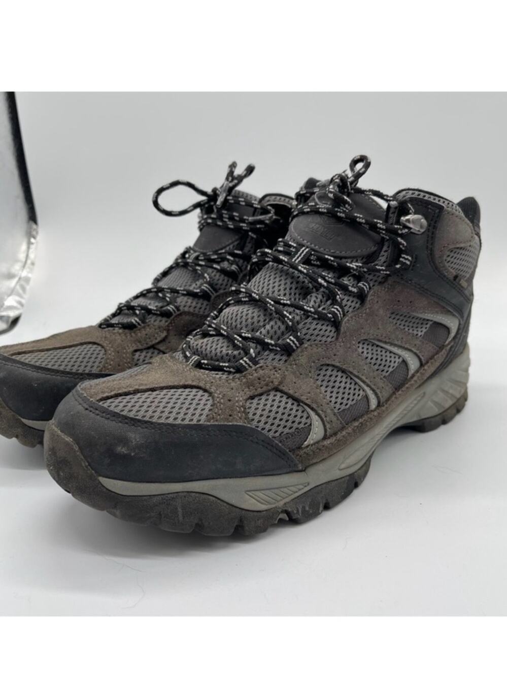 Khombu Hiking Boots. Size 12M. In excellent condition with Dr.Scholls Insole!